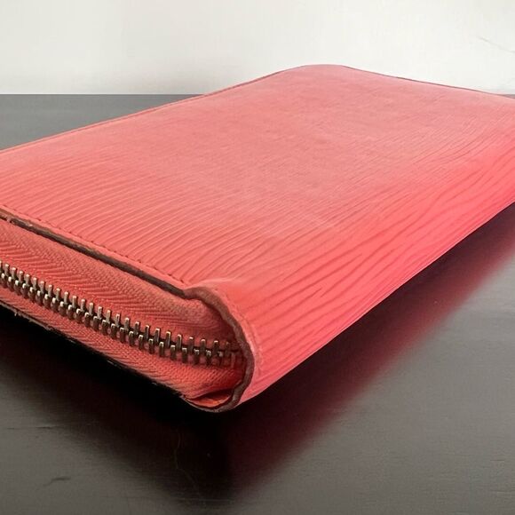 AUTH LOUIS VUITTON EPI WALLET- RARE COLOR!!!!! - Picture 3 of 11